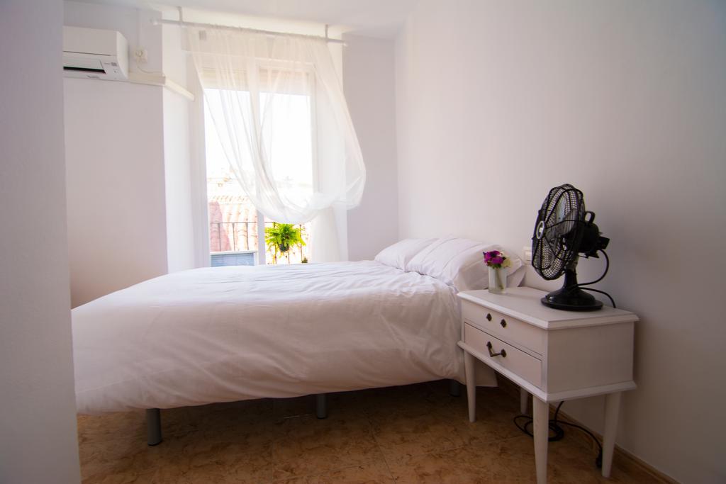 San Jose Guest House Гранада Стая снимка