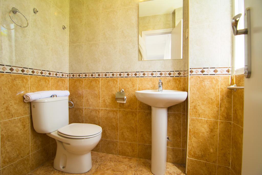 San Jose Guest House Гранада Стая снимка