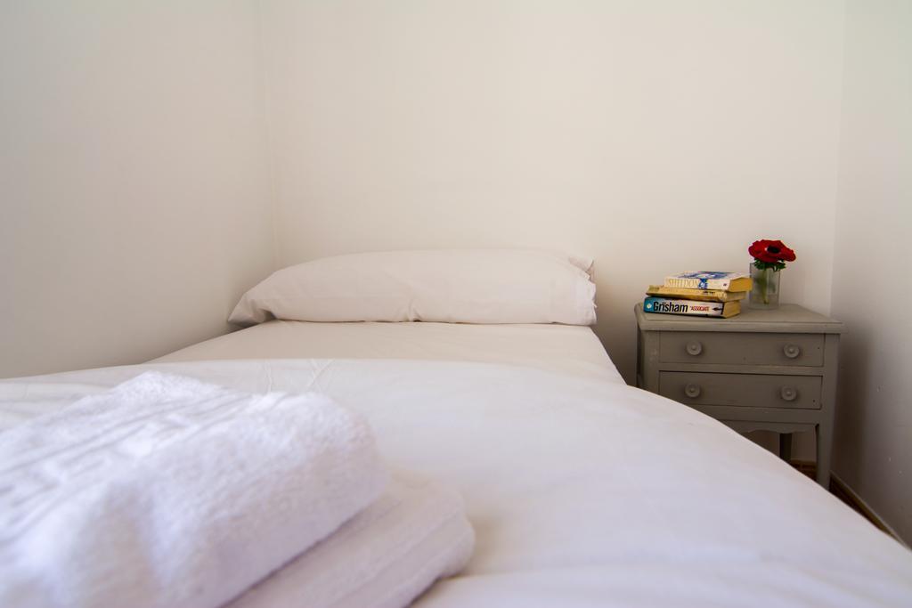 San Jose Guest House Гранада Стая снимка